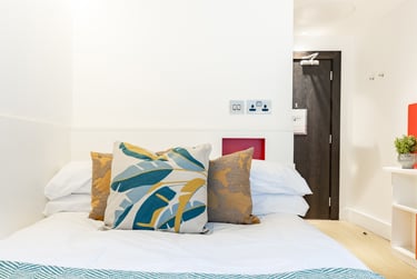 Deluxe En Suite at Spring Mews, Tinworth Street, Vauxhall, London, SE115EL - Image 6